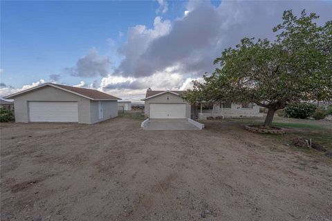 4625 N Smoketree Road Golden Valley AZ 86413