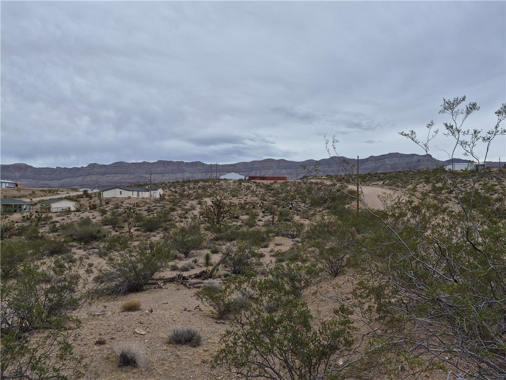 955 E Pueblo Drive