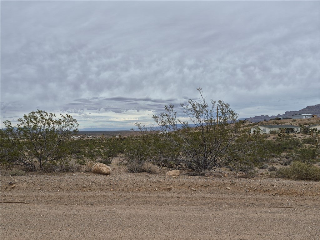955 E Pueblo Drive