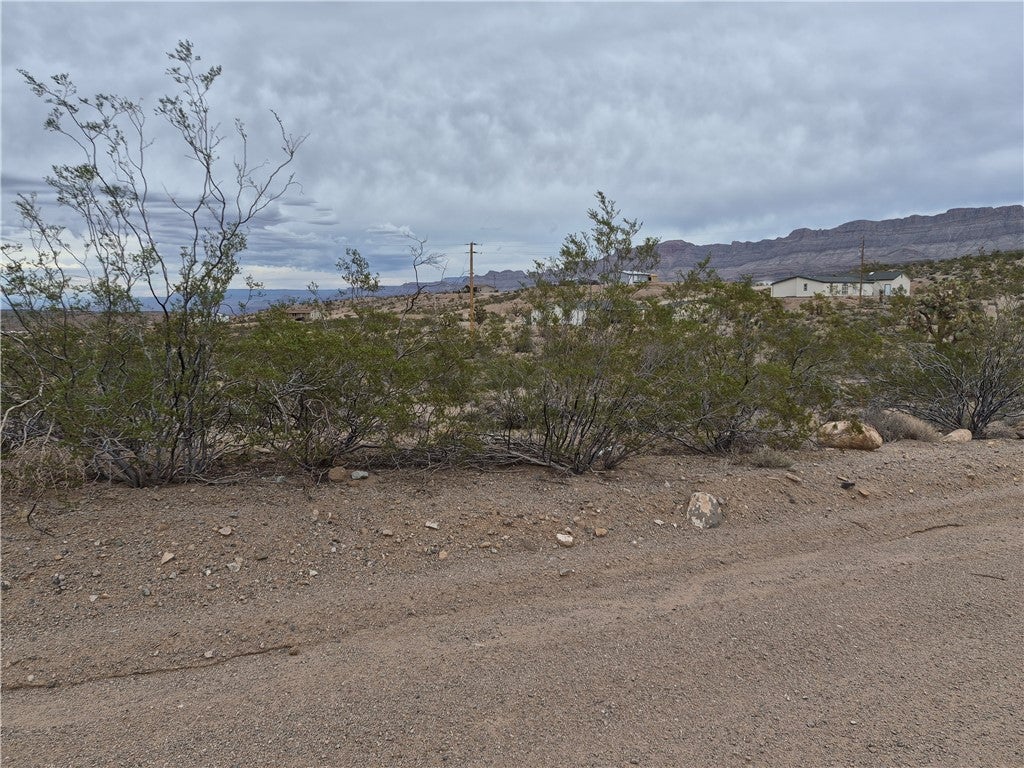 955 E Pueblo Drive