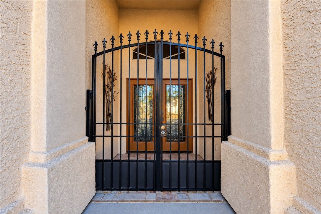 5643 S Club House Drive