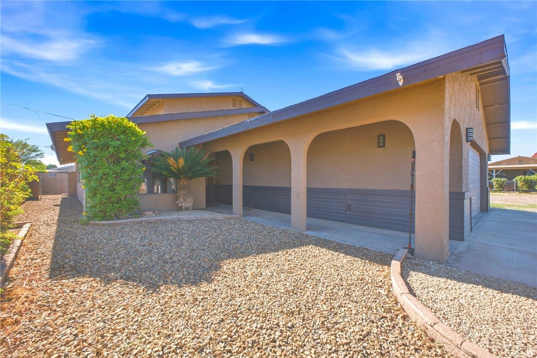 1146 Avenida Del Sol