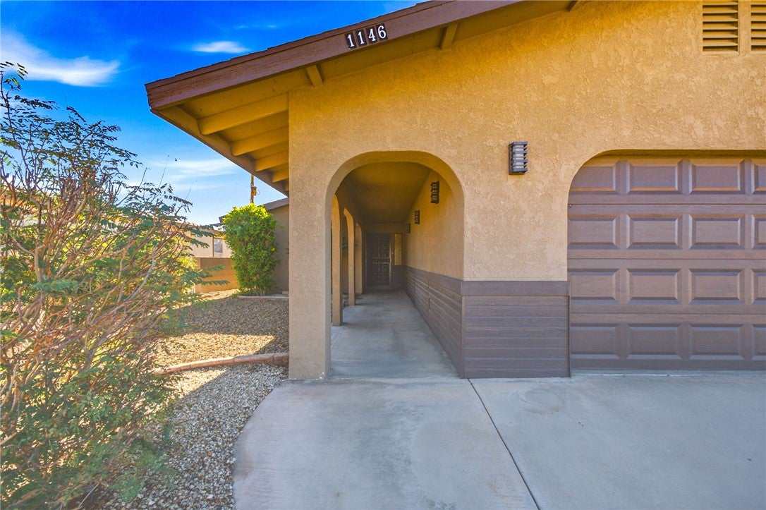 1146 Avenida Del Sol