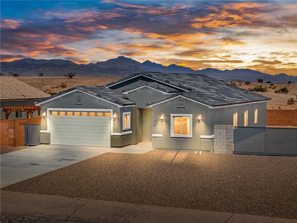 1973 E La Entrada Place