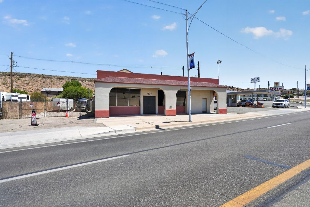 937 E Andy Devine Avenue