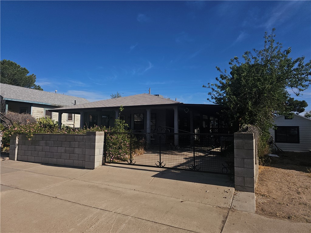 208 E Oak Street