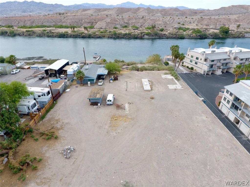 1685/1689 Highway 95