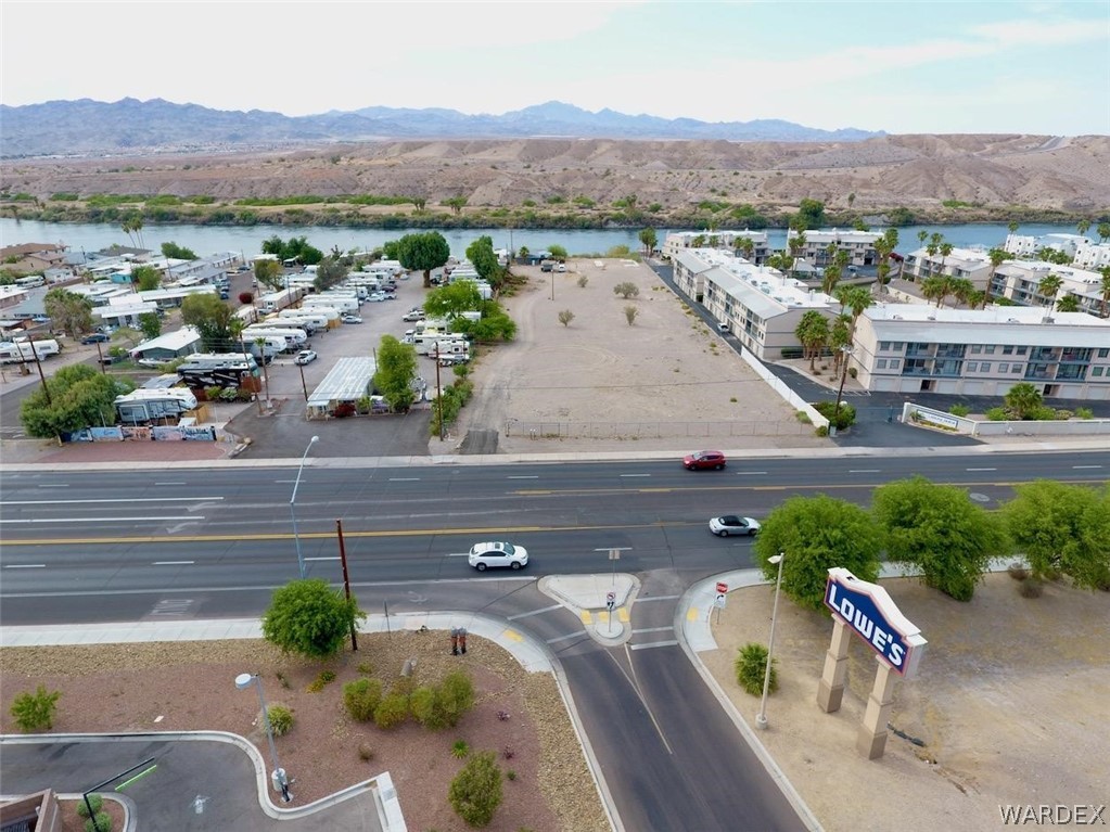 1685/1689 Highway 95