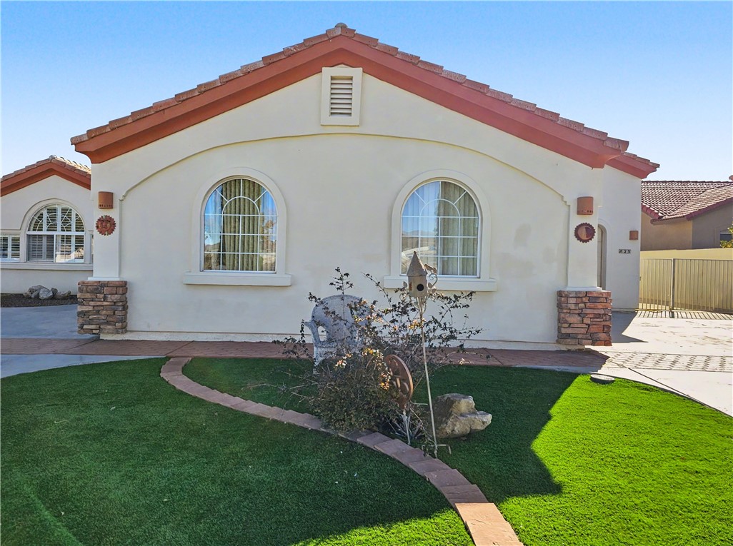 825 Country Club Drive