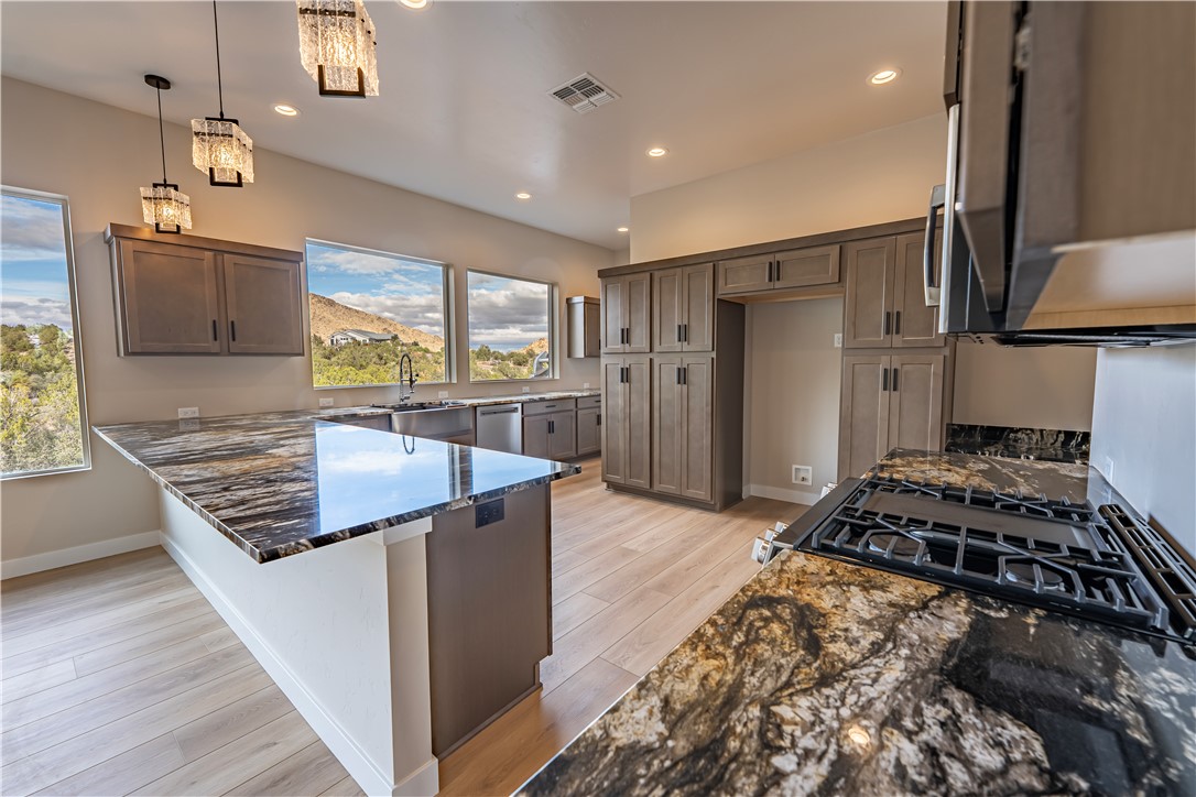 1025 N Juniper Hills Court