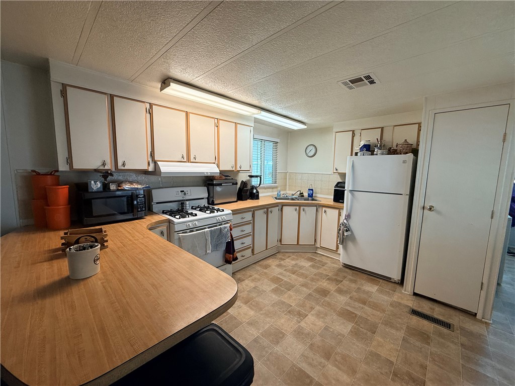 3375 N Fairfax #5 Street