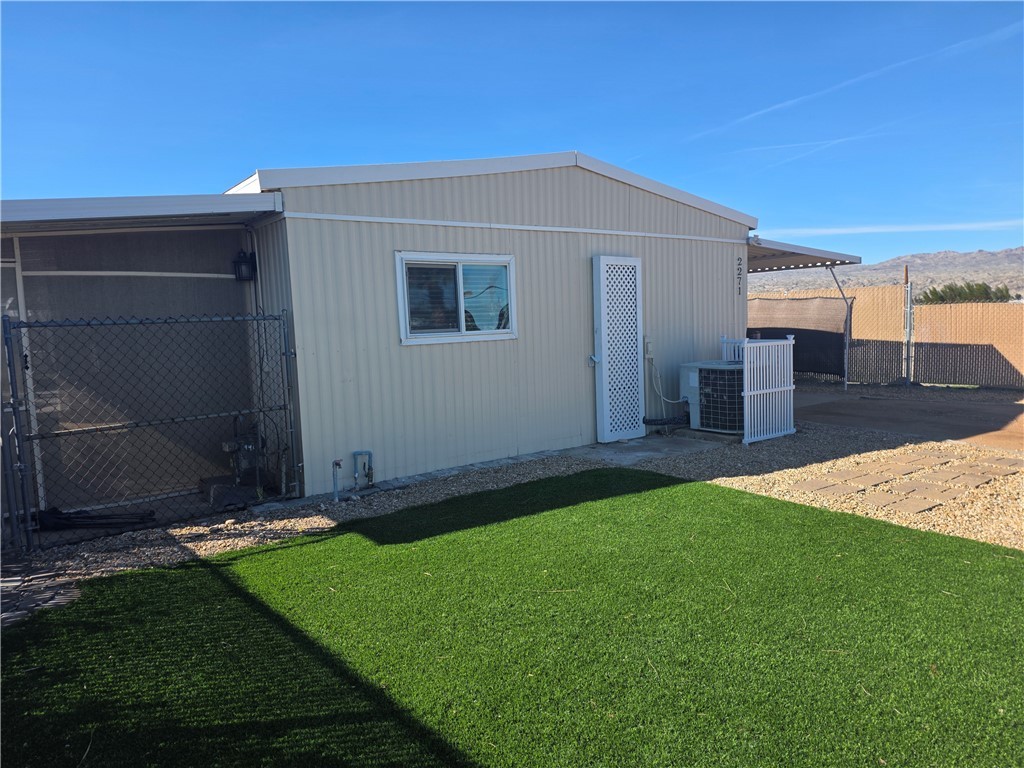 2271 W Riverview Circle