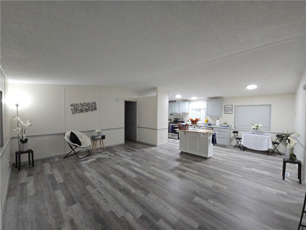 3096 E Packard Avenue