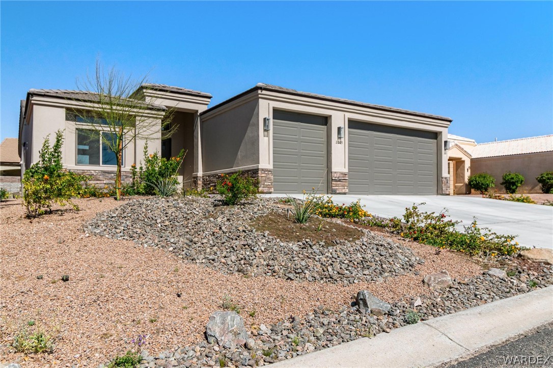 2009 E Crystal Drive