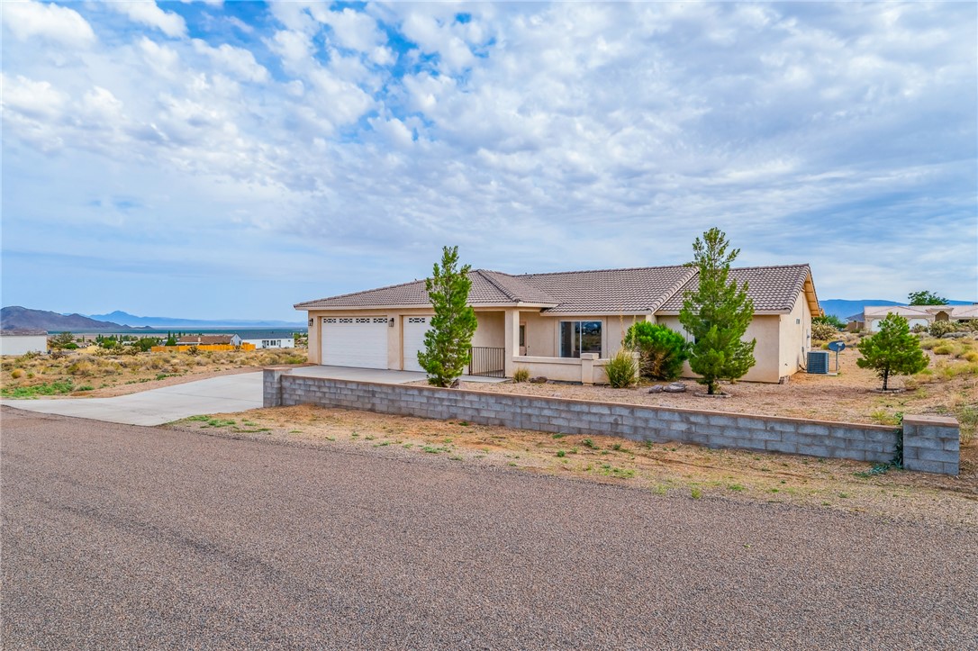 9318 N Broken Saddle Drive