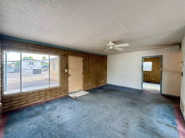 319 Santa Cruz Avenue