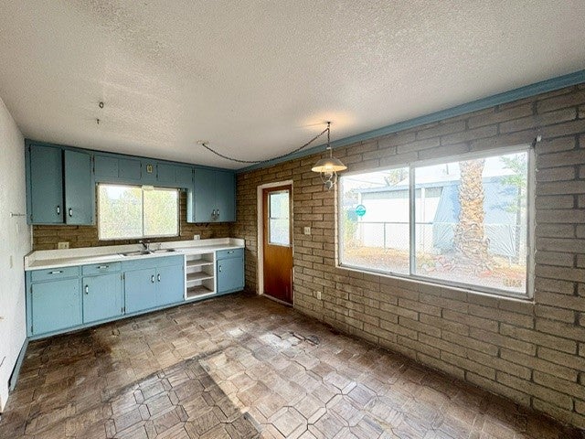 319 Santa Cruz Avenue