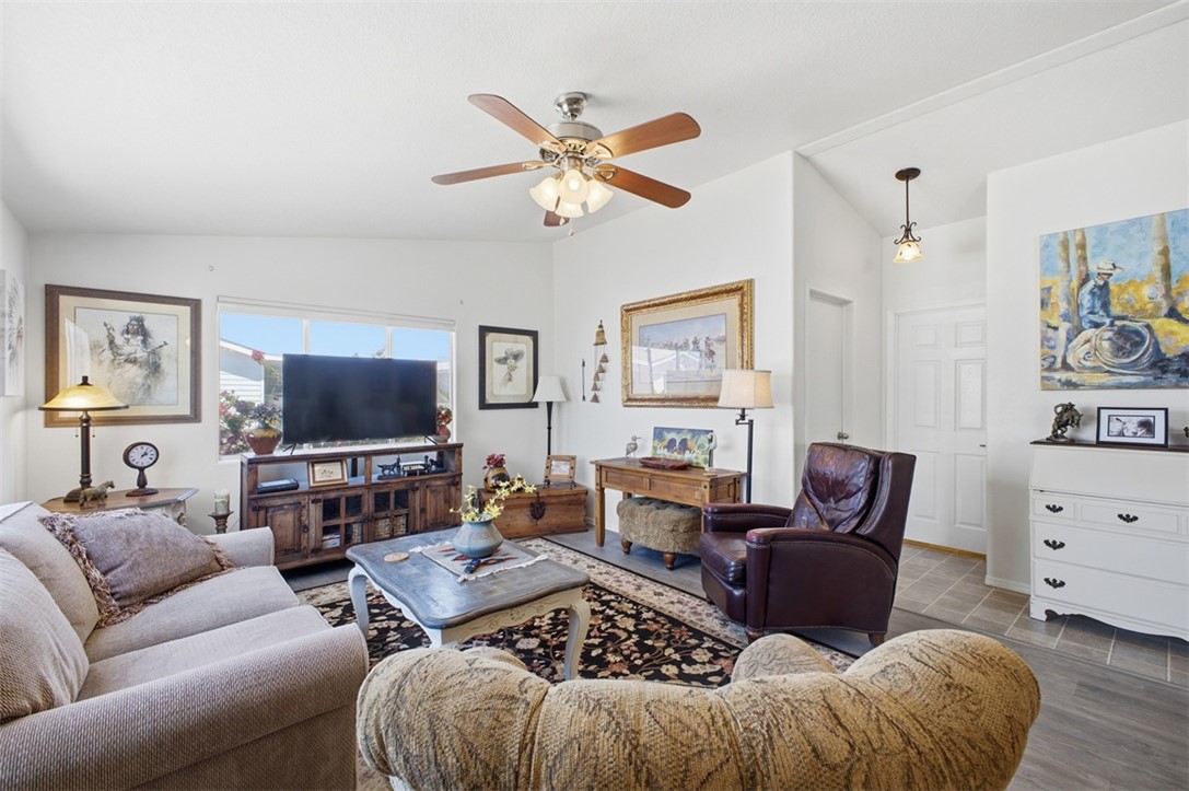 2066 E El Rodeo Road 43