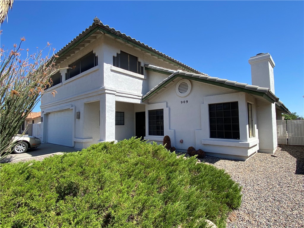 909 Foothill Avenue