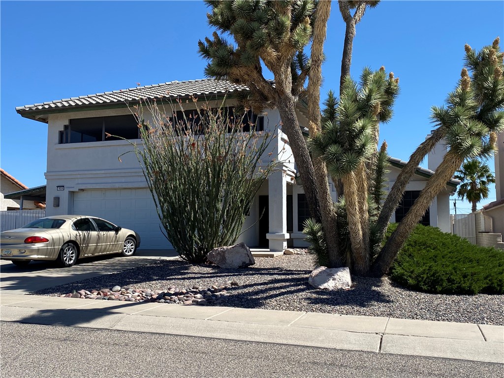 909 Foothill Avenue