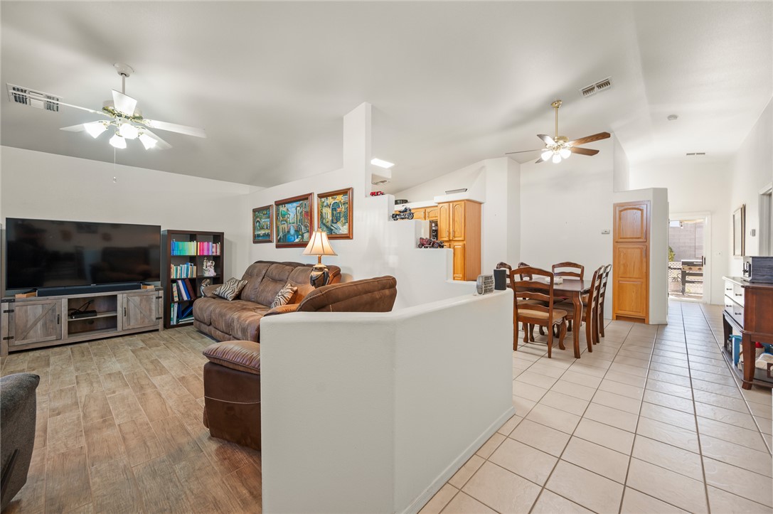 2738 Pasadena Avenue