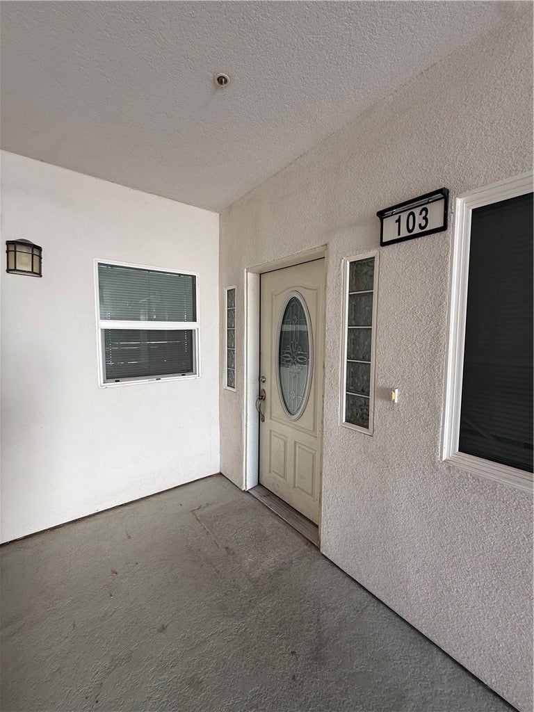 211 Moser Ave Avenue 103