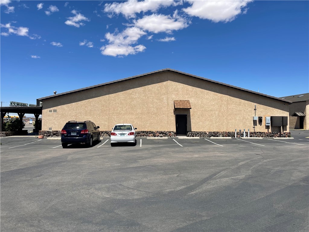 2820 E Andy Devine Avenue 1