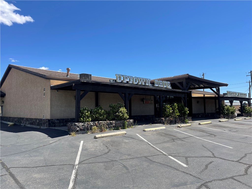 2820 E Andy Devine Avenue 1