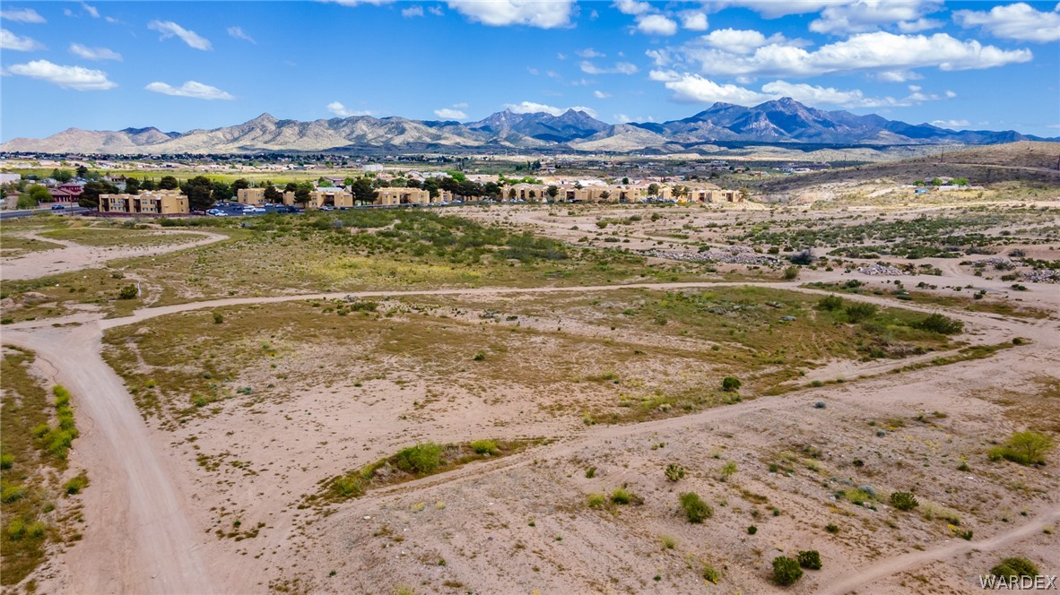 009 Hualapai Mountain Road