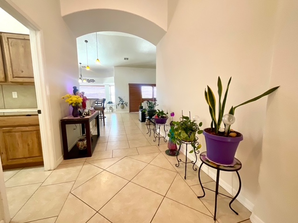 5437 S Primavera Drive