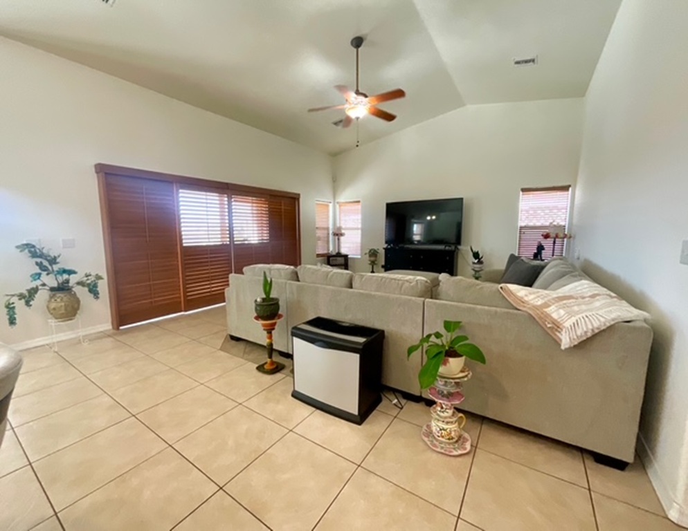 5437 S Primavera Drive