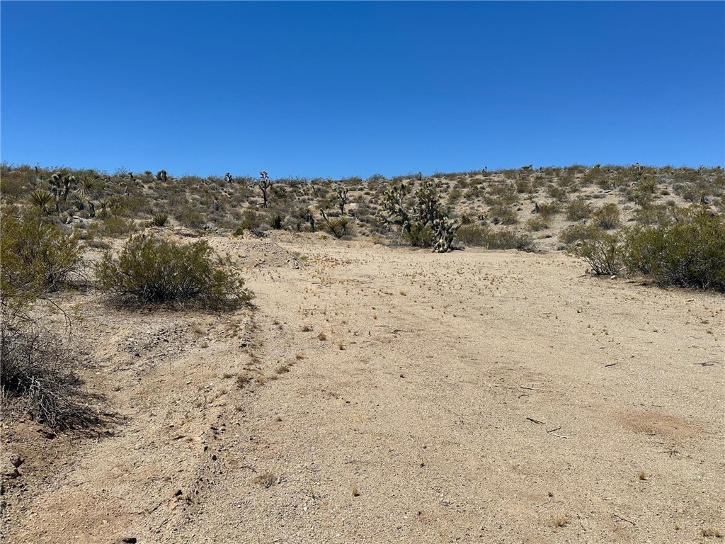 1590 W La Jolla Circle