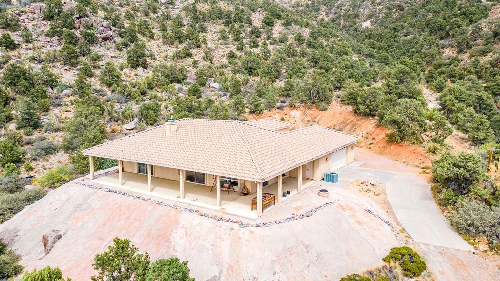 4801 E Stallion Drive