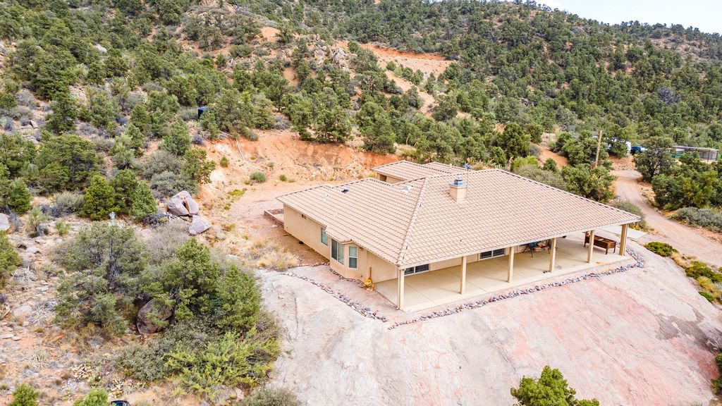 4801 E Stallion Drive