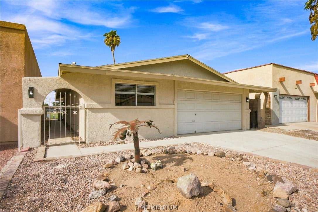 2553 Country Club Drive