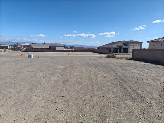 7981 S FOX ST, MOHAVE VALLEY, AZ 86440 - Image a7c6e64ea6ce801fe3cca2745f4ffe2f/1795652550