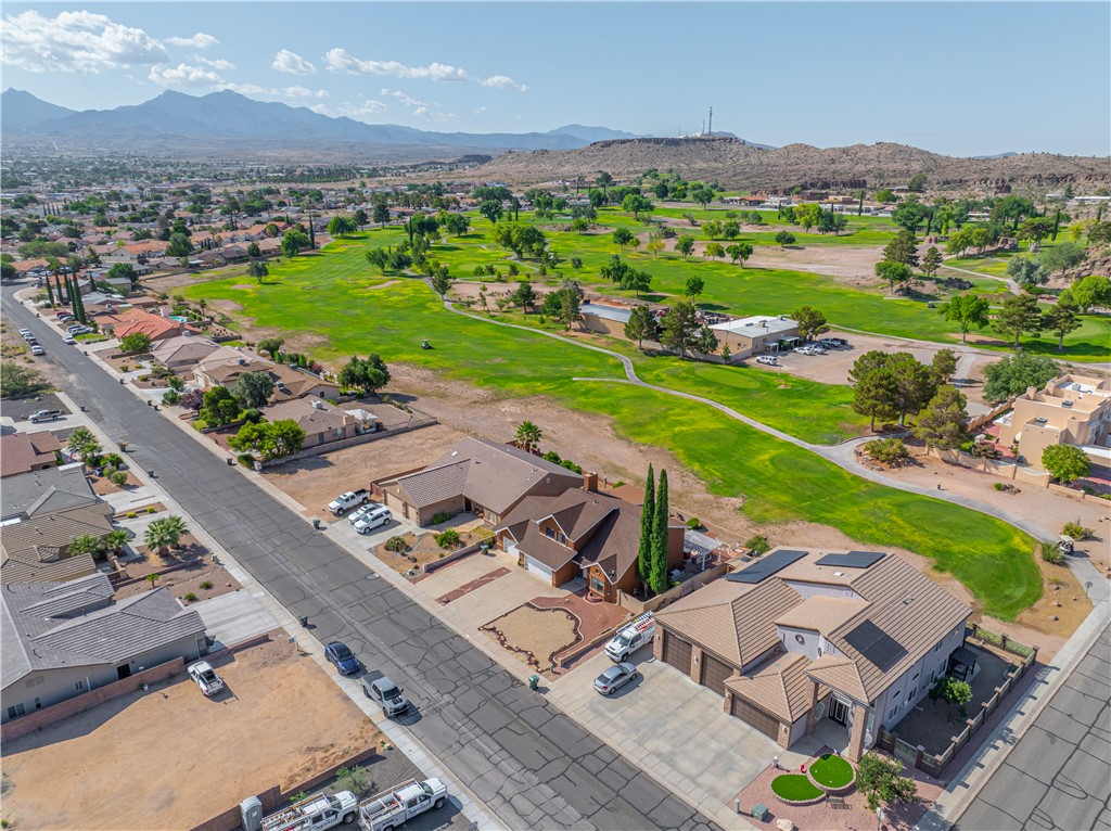 905 Country Club Drive