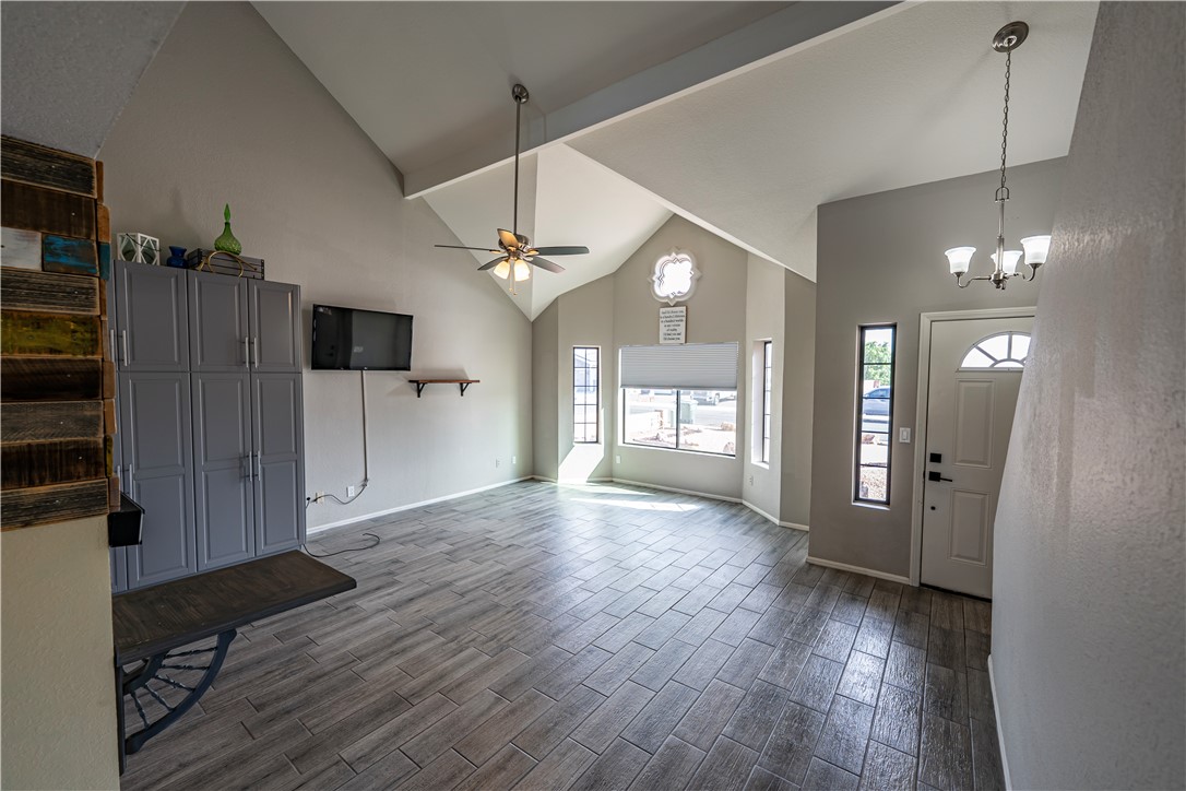 905 Country Club Drive