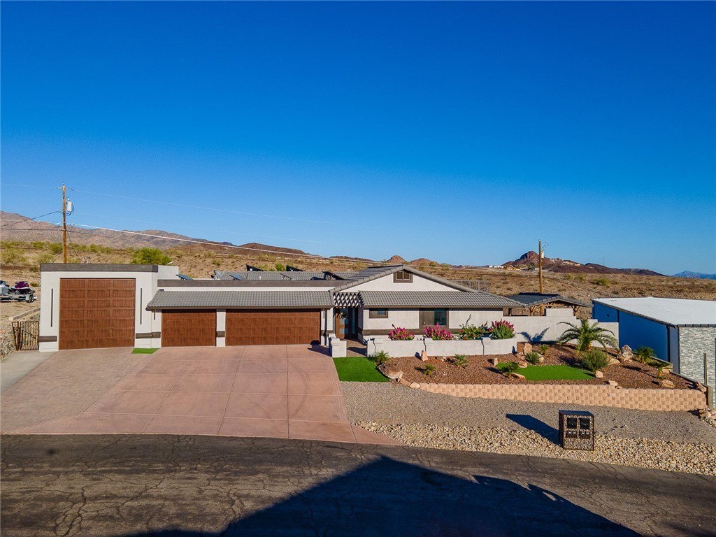 3840/3850 Canyon Cove Drive