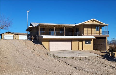 475 W Badger Cove Meadview AZ 86444