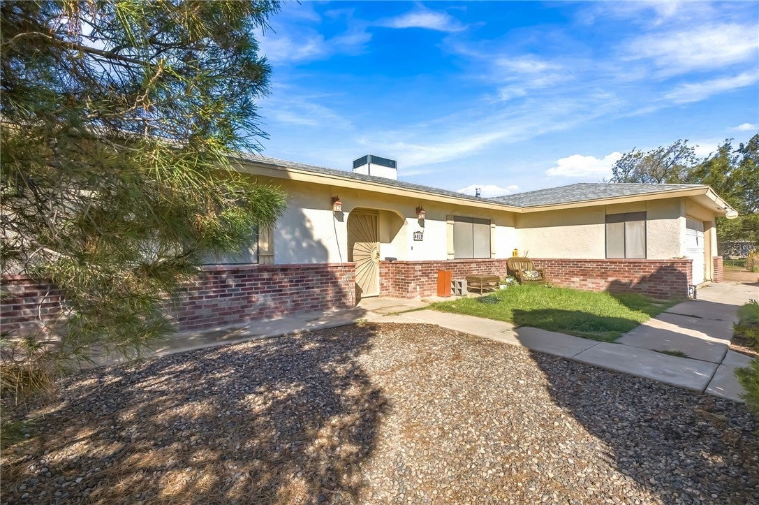 4025 N Skylark Road