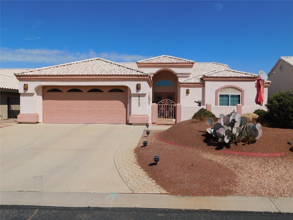 2027 E Lago Grande Circle