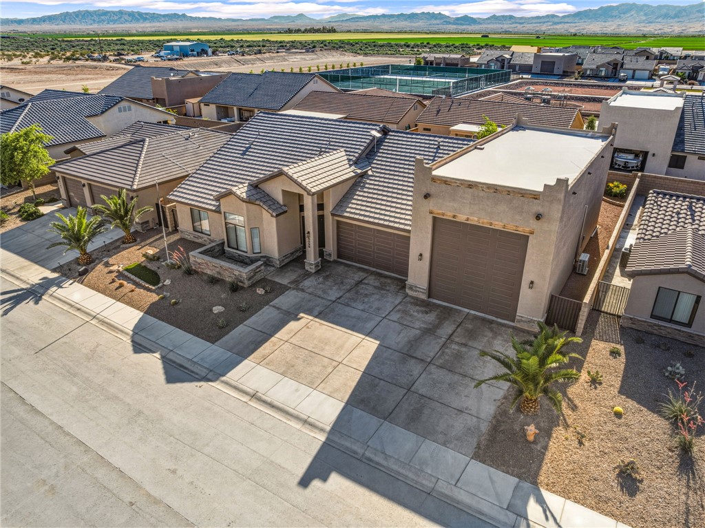 6099 S Comstock Avenue