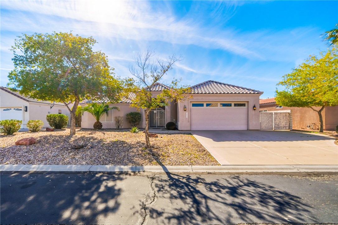 2042 E Lago Grande Place