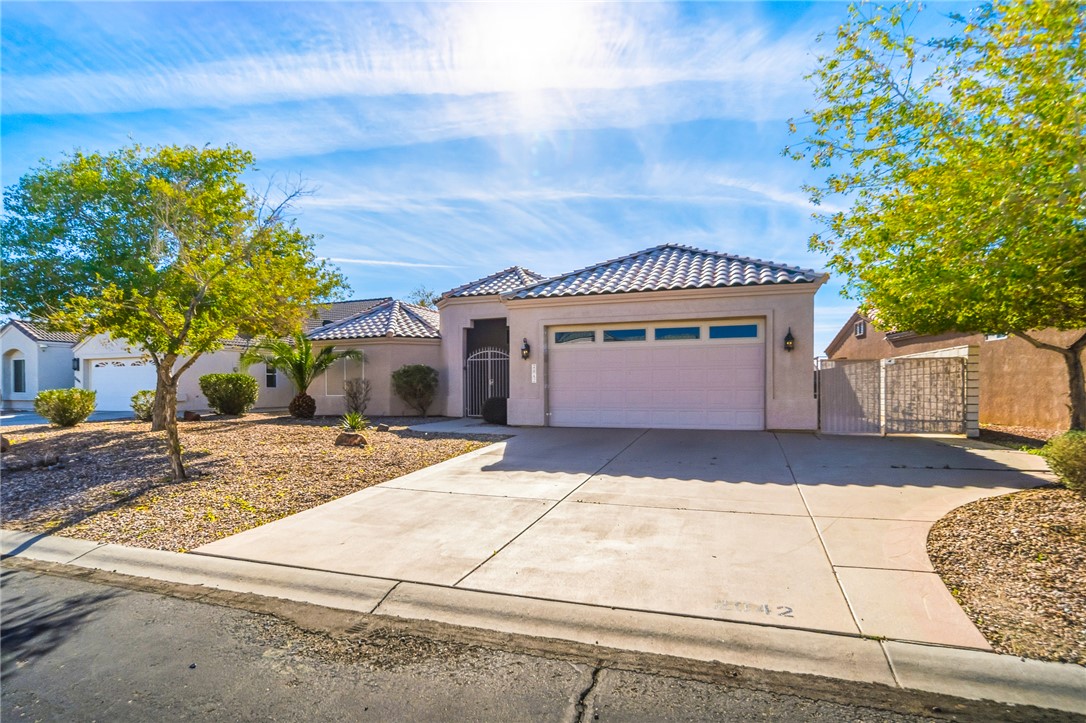 2042 E Lago Grande Place