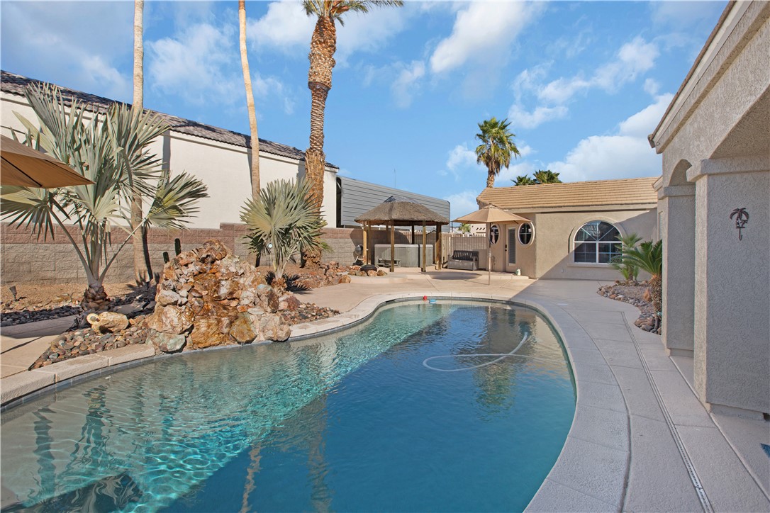 2029 E Desert Greens Drive