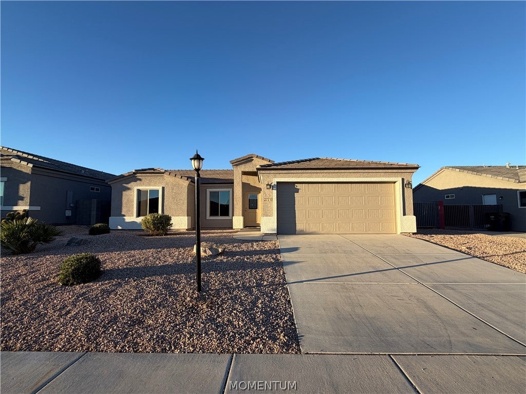 2771 E Estrella Vista