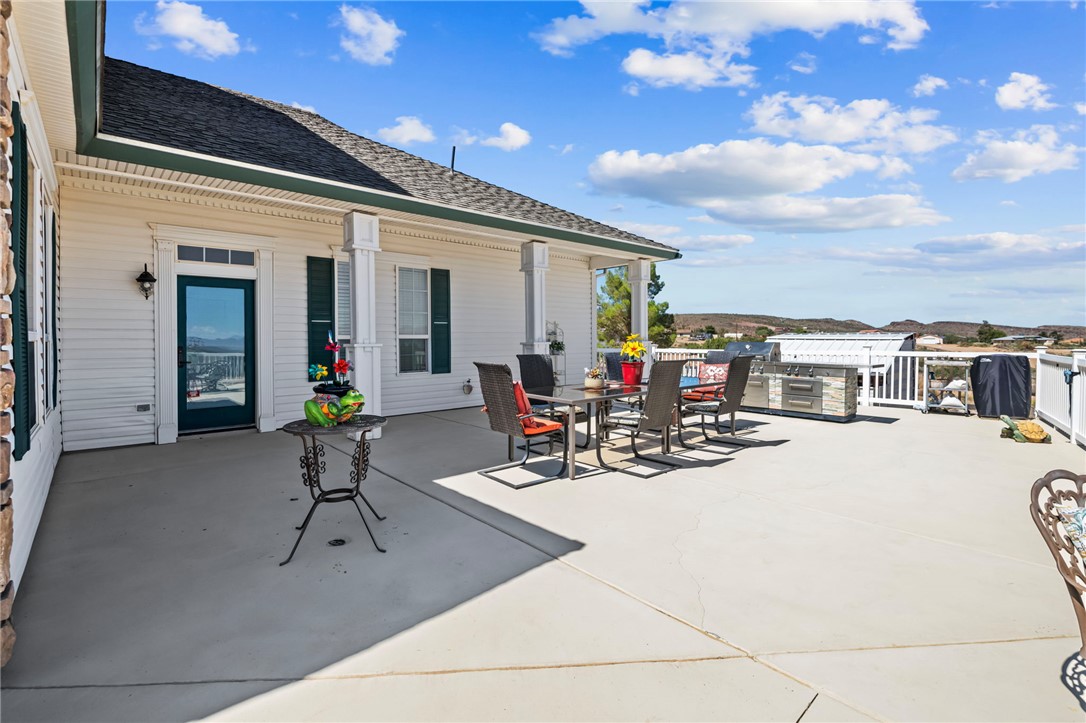 Kingman, Arizona, 86409, United States, 5 Bedrooms Bedrooms, ,5 BathroomsBathrooms,Residential,Active,1946324