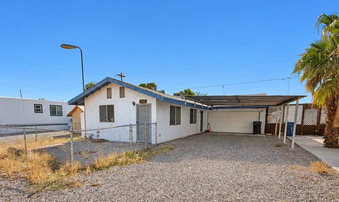 1941 W Riverbend Circle