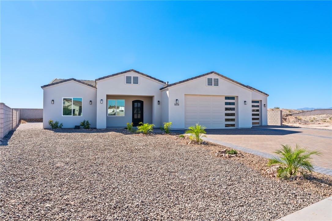 1898 E Via San Marino